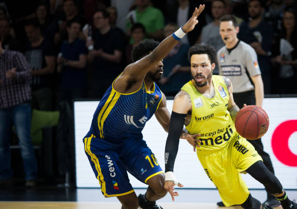 不仅挑战自 不仅挑战自