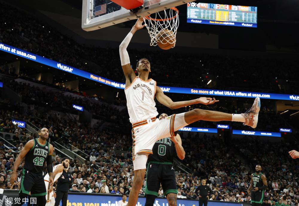 斯与他的 斯与他的