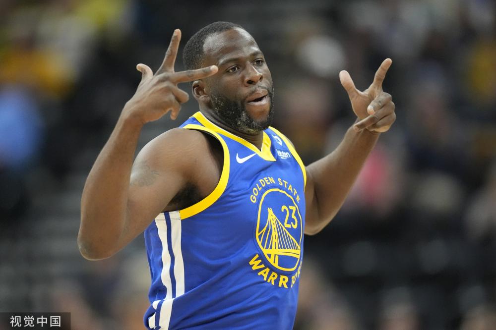 篮球场上 篮球场上