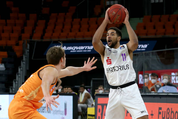 占据优势 占据优势