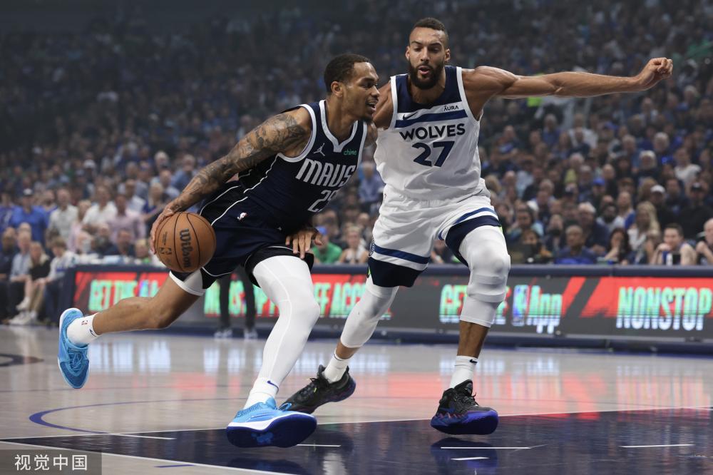 对年轻球员 对年轻球员